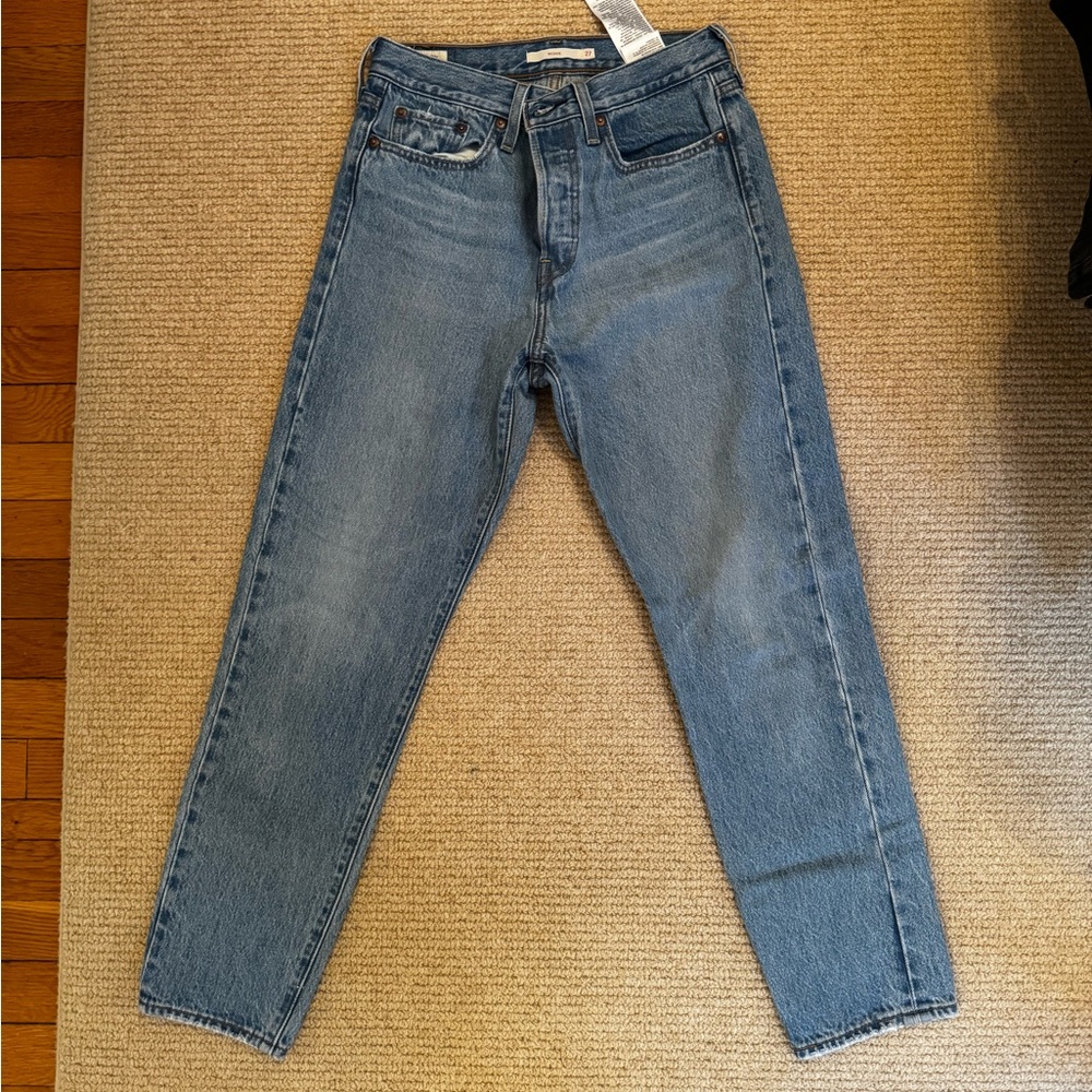 LAST CALL 🎉 Levi’s Wedgie Straight Jeans
